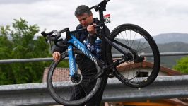 La bici del canyon di Will Barta si è schiantata nella tappa 10 del Giro d’Italia