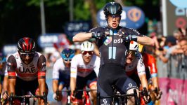‘È pazzesco’: Alberto Daines torna dalla malattia e vince il Giro d’Italia in 17 sprint