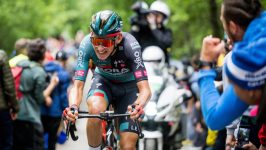 Lennard Kämna completa il triplete del Grand Tour vincendo la tappa 9 della Vuelta a España