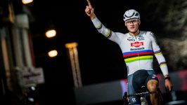 Van der Poel sembra a suo agio contro Van Aert, Pidcock nel thriller CX “Big Three”